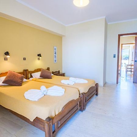 Seaside Apartments Ampavris Bagian luar foto
