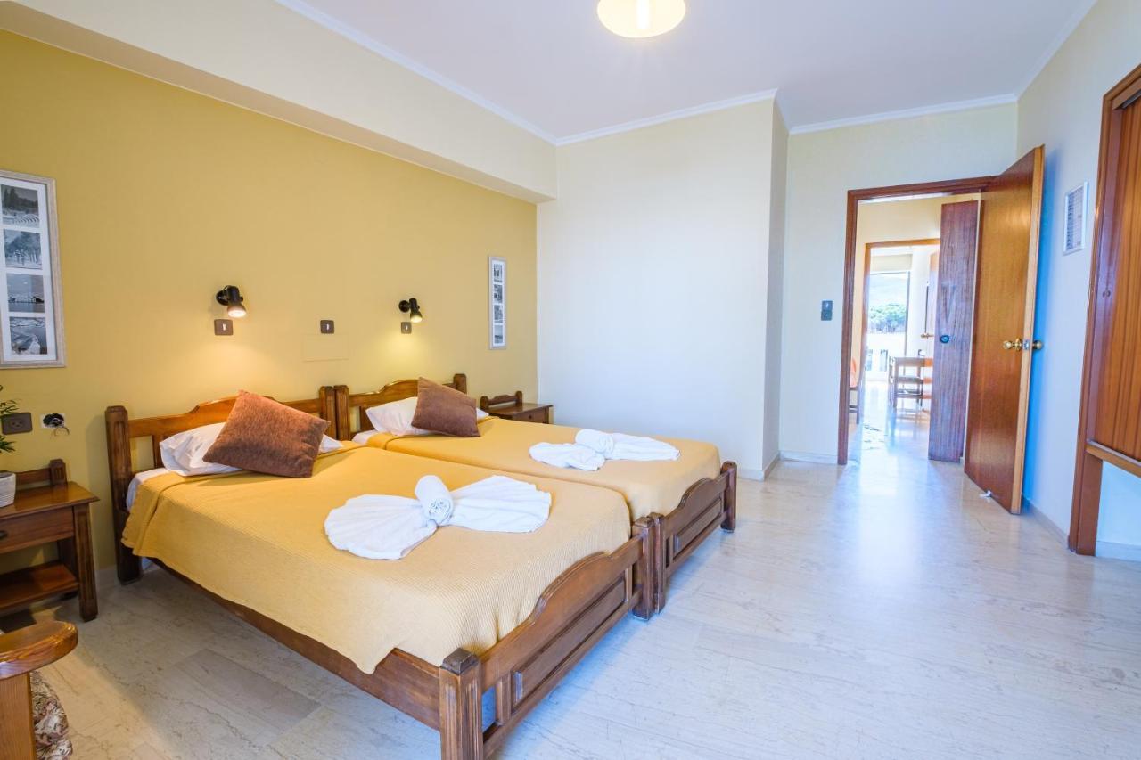 Seaside Apartments Ampavris Bagian luar foto
