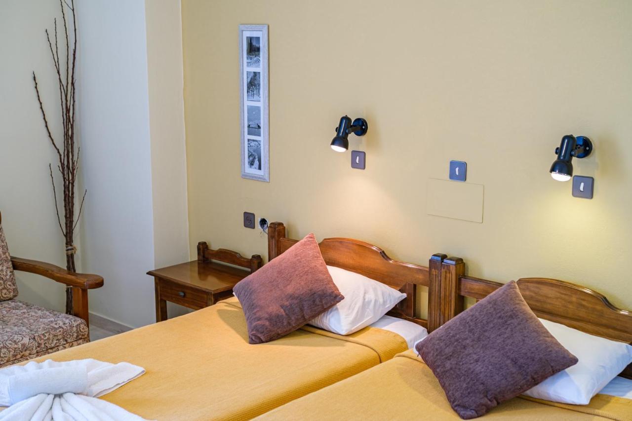 Seaside Apartments Ampavris Bagian luar foto