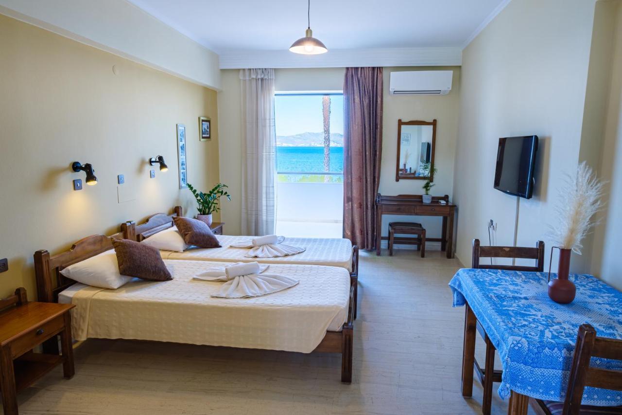 Seaside Apartments Ampavris Bagian luar foto